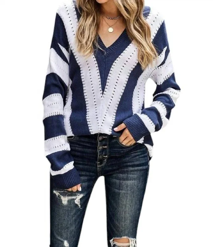 Elegant Design New Products Diana Chevron Sweater In Blue/white