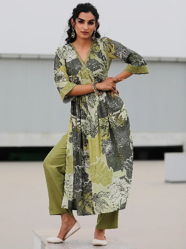 Noble Temperament Green Printed Rayon A-Line Kurta With Trousers