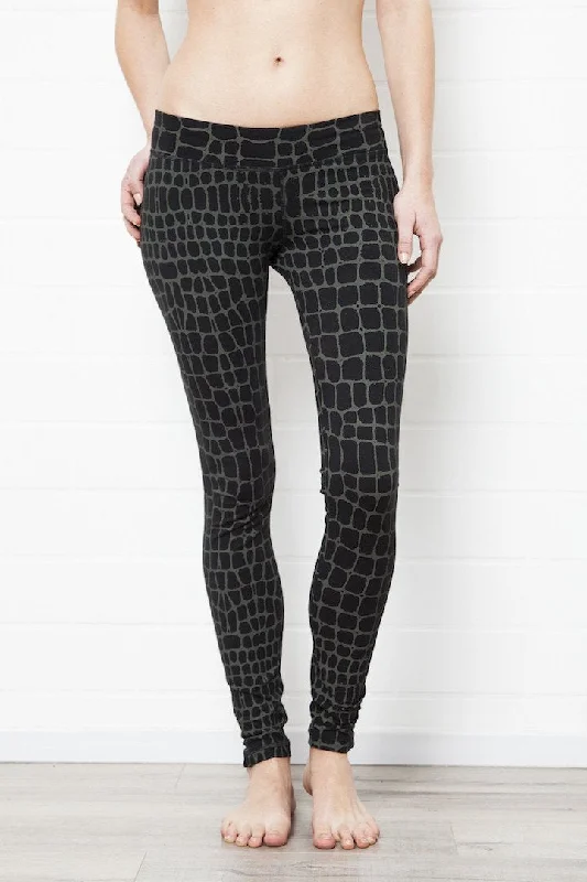Fashionable Prints Soft And Comfortable Crocodile Leggings - Black