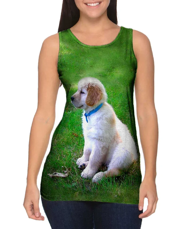 Multifunctional Style Bottom And Versatile Golden Lab Puppy In Thought