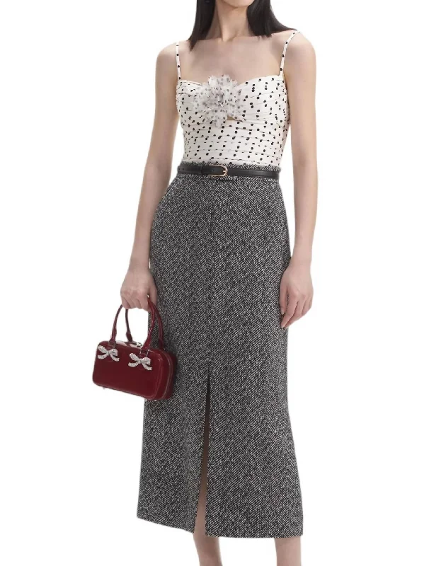 Simple Matching Sweet Style Herringbone Midi Skirt In Black