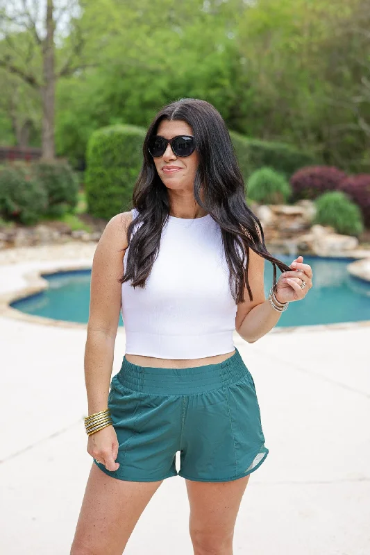 Age-reducing Style Relaxed And Casual Active Babe Everglade Green Shorts