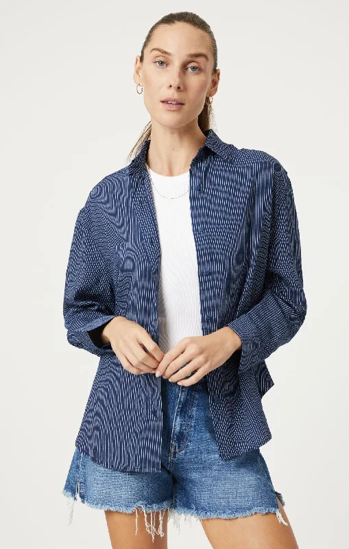 Multifunctional Style Boutique Recommendation BUTTON-UP LONG SLEEVE SHIRT IN NAVY STRIPED Multifunctional Style Boutique Recommendation BUTTON-UP LONG SLEEVE SHIRT IN NAVY STRIPED