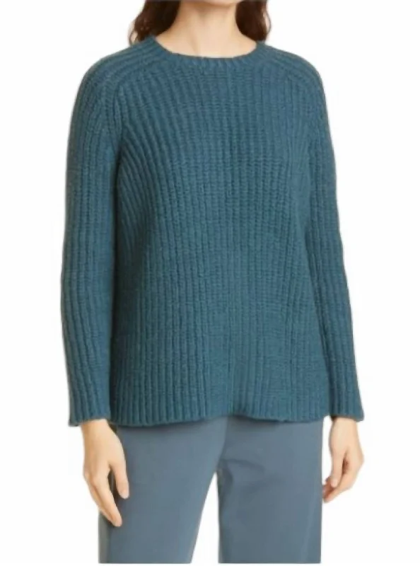 Basic Version Casual And Comfortable Crew Neck Pullover Sweater In Eucalyptus