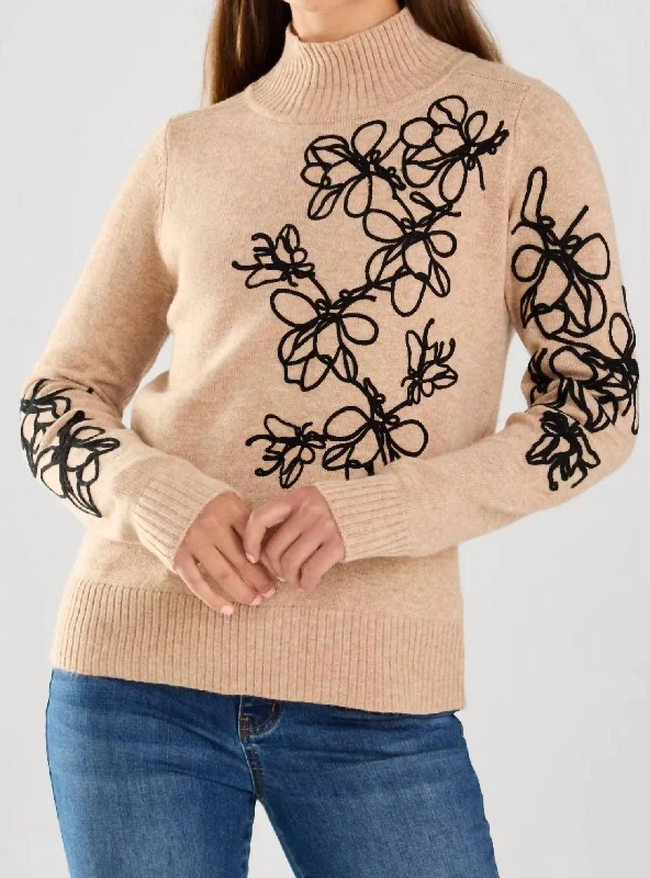 Classic Retro Luxury Style Long Sleeve Embroidered Sweater In Beige/black