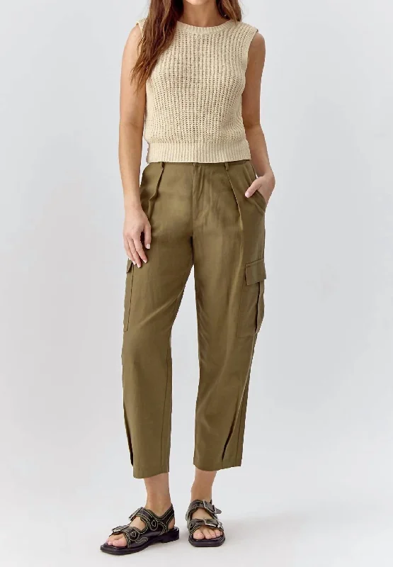 Classic Style Izzy Cargo Barrel Pants In Deep Olive