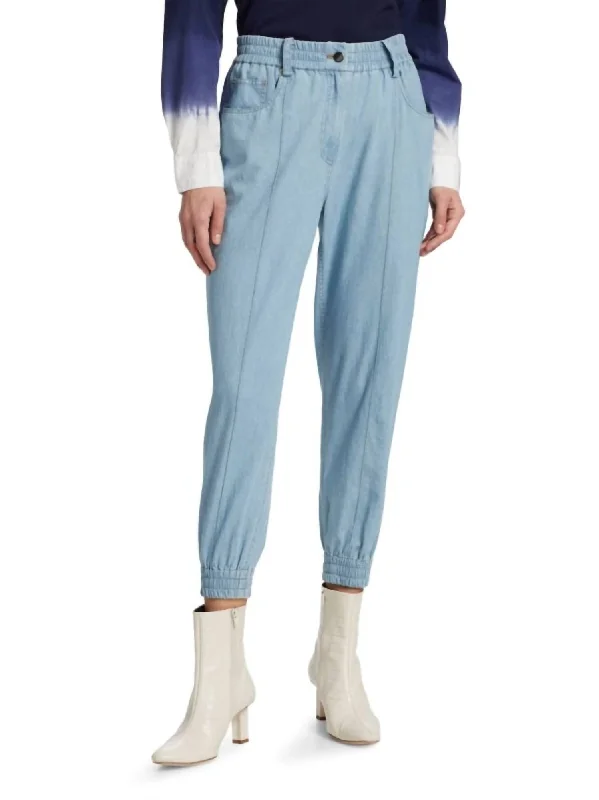 Celebrity Must-have Fashion Elements Phoenix Jogger In Light Blue Chambray