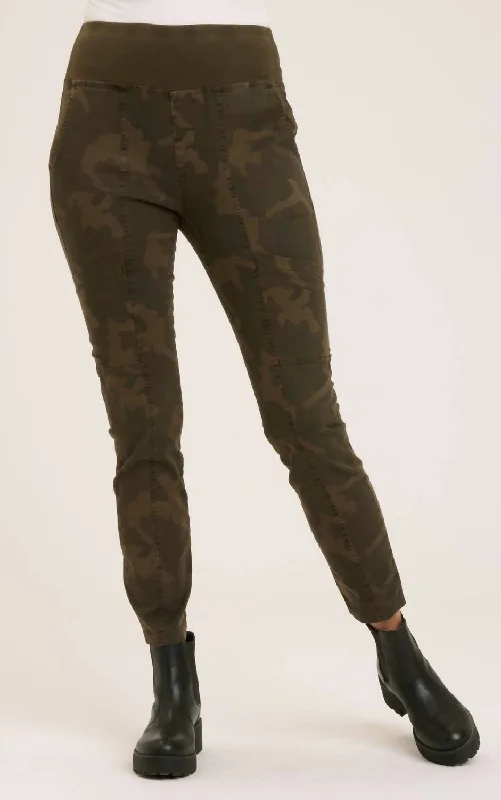 Sports Trend Unique Design Printed Cascade Legging In Boxwood Pigment--Camo